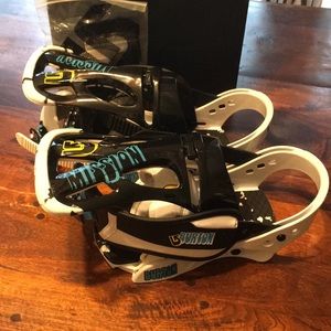 NIB Burton youth snowboard bindings 2-6
